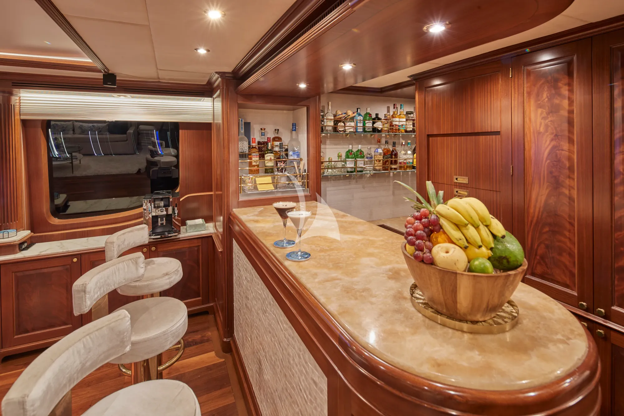 Charter Yacht MAMMA MIA - Benetti Classic 120 - St Martin - St Barths - Leewards - Caribbean