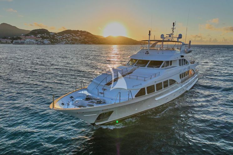 Charter Yacht MAMMA MIA - Benetti Classic 120 - St Martin - St Barths - Leewards - Caribbean