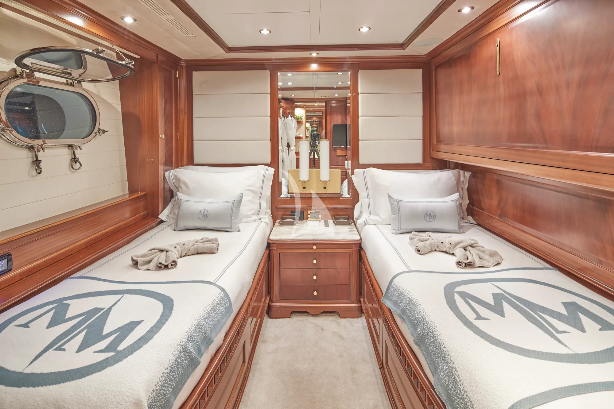 Charter Yacht MAMMA MIA - Benetti Classic 120 - St Martin - St Barths - Leewards - Caribbean