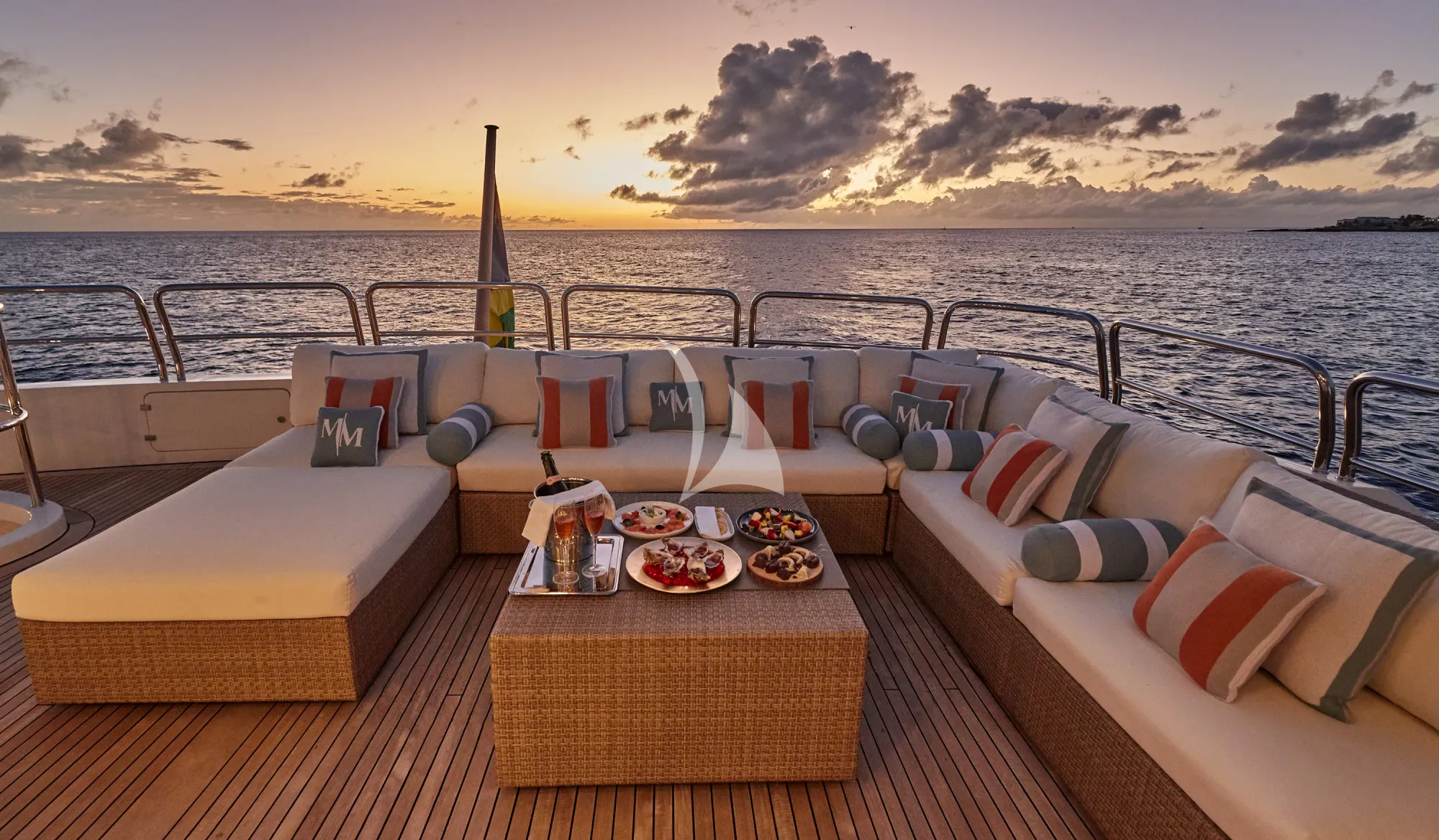Charter Yacht MAMMA MIA - Benetti Classic 120 - St Martin - St Barths - Leewards - Caribbean