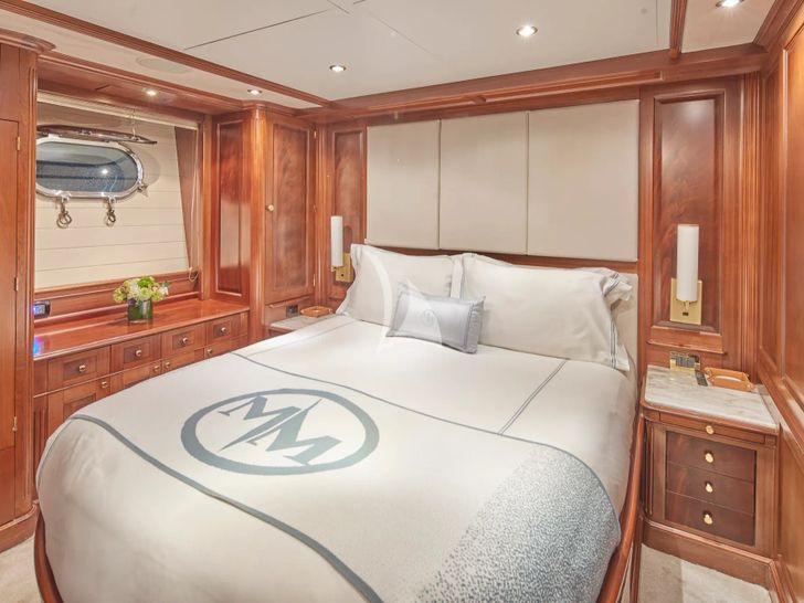 MAMMA MIA Benetti Classic 120 - VIP cabin 1 MAMMA MIA Benetti Classic 120 - VIP cabin 1