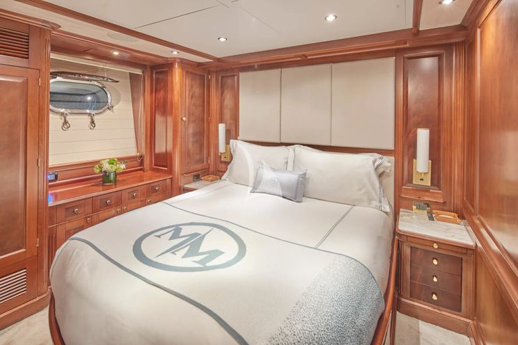 Charter Yacht MAMMA MIA - Benetti Classic 120 - St Martin - St Barths - Leewards - Caribbean