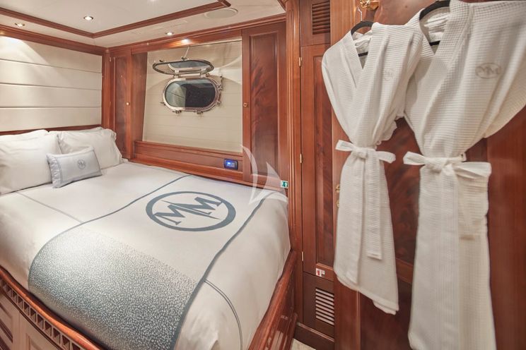 Charter Yacht MAMMA MIA - Benetti Classic 120 - St Martin - St Barths - Leewards - Caribbean