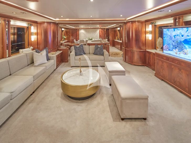 MAMMA MIA Benetti Classic 120 - main saloon MAMMA MIA Benetti Classic 120 - main saloon