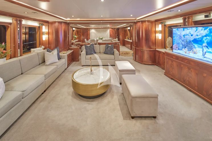 Charter Yacht MAMMA MIA - Benetti Classic 120 - St Martin - St Barths - Leewards - Caribbean