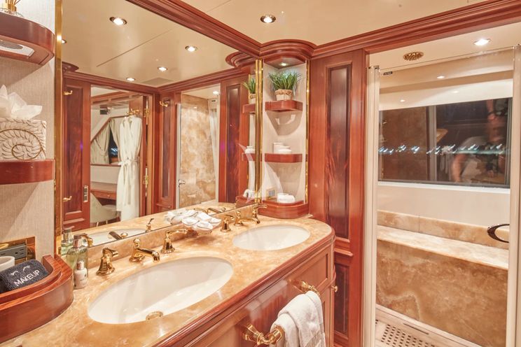 Charter Yacht MAMMA MIA - Benetti Classic 120 - St Martin - St Barths - Leewards - Caribbean