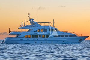 MAMMA MIA - Benetti Classic 120 - St Martin - St Barths - Leewards - Caribbean MAMMA MIA - Benetti Classic 120 - St Martin - St Barths - Leewards - Caribbean