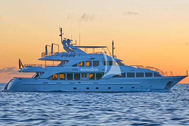 Charter Yacht MAMMA MIA - Benetti Classic 120 - St Martin - St Barths - Leewards - Caribbean