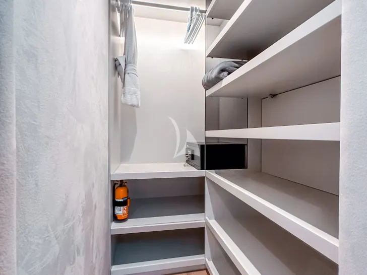 MANA KAI Sunreef 80 - master cabin walk-in closet MANA KAI Sunreef 80 - master cabin walk-in closet