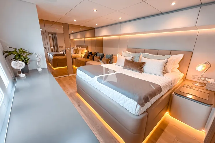 Charter Yacht MANA KAI - Sunreef 80 - 4 Cabins - Monaco - Cannes - St Tropez - Nice - Antibes - French Riviera