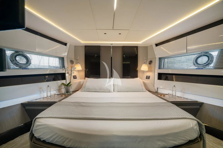 Charter Yacht MANARA PRIMA - 70 Azimut - 3 Cabins - Amalfi Coast - Naples - Capri - Sardinia