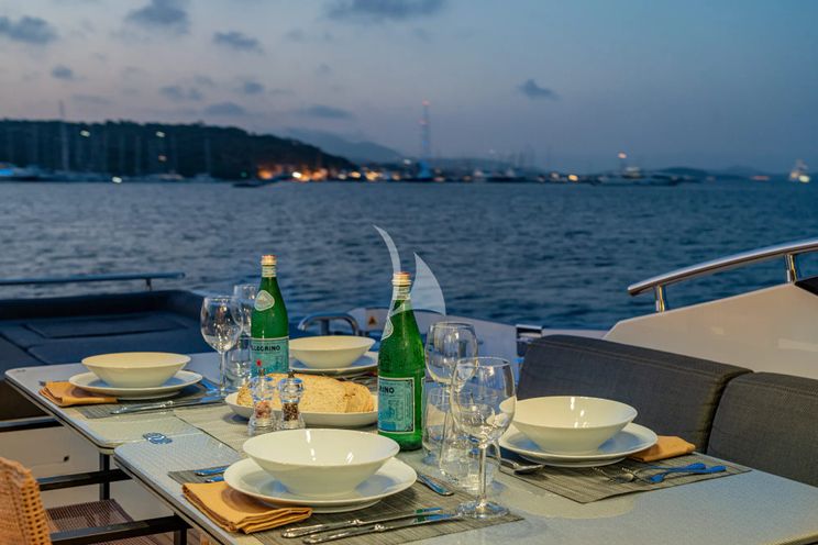 Charter Yacht MANARA PRIMA - 70 Azimut - 3 Cabins - Amalfi Coast - Naples - Capri - Sardinia