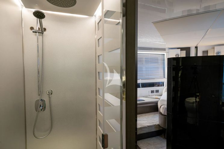 Charter Yacht MANARA PRIMA - 70 Azimut - 3 Cabins - Amalfi Coast - Naples - Capri - Sardinia