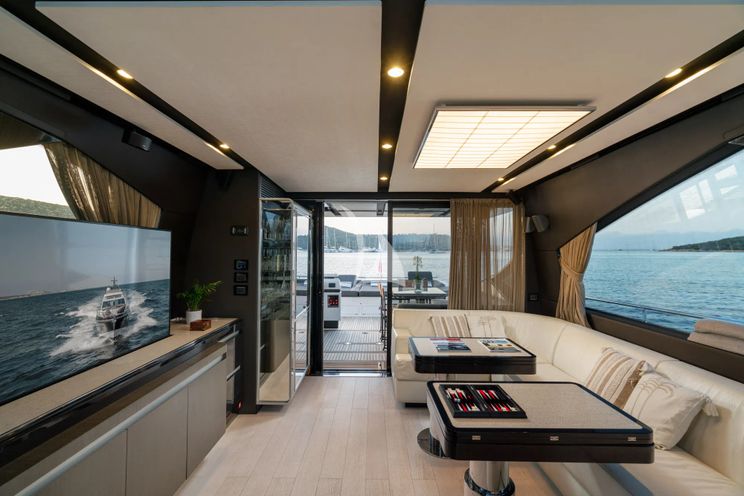 Charter Yacht MANARA PRIMA - 70 Azimut - 3 Cabins - Amalfi Coast - Naples - Capri - Sardinia