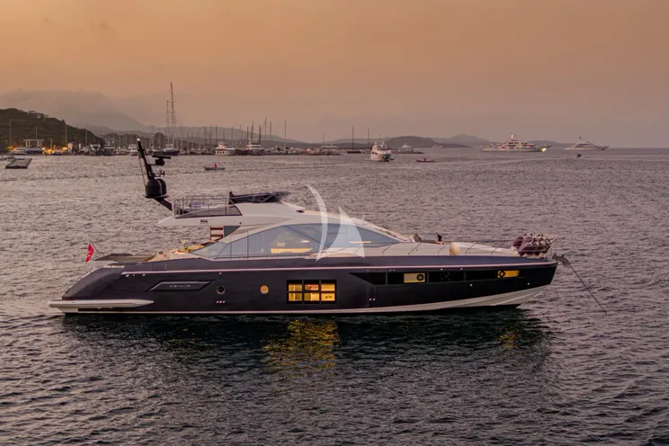 Charter Yacht MANARA PRIMA - 70 Azimut - 3 Cabins - Amalfi Coast - Naples - Capri - Sardinia