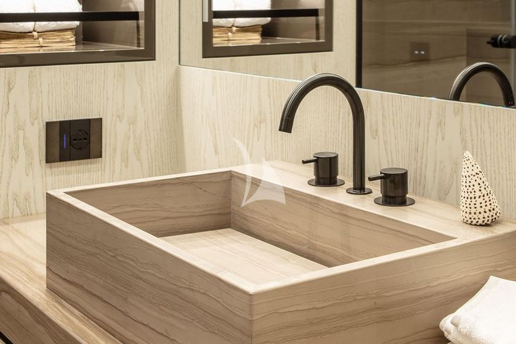 Charter Yacht MANGUSTA GRANSPORT 45 - 5 Cabins - Cannes - Monaco - St. Tropez - French Rivera - South of France