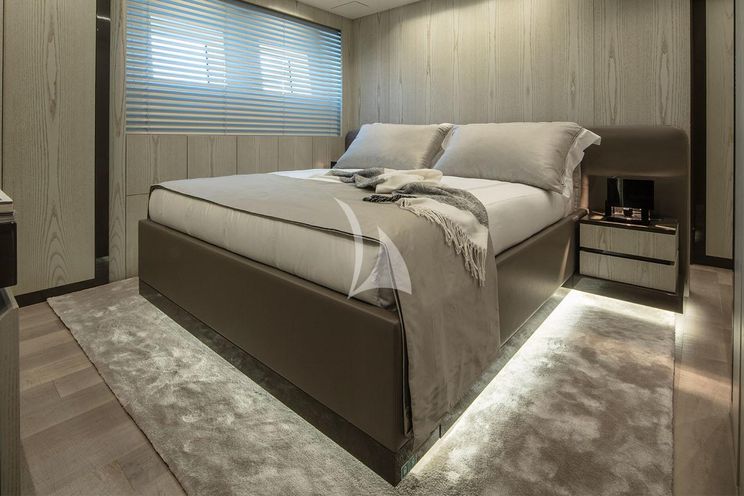 Charter Yacht MANGUSTA GRANSPORT 45 - 5 Cabins - Cannes - Monaco - St. Tropez - French Rivera - South of France