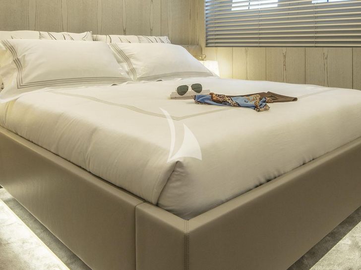 MANGUSTA GRANSPORT 45 - VIP cabin MANGUSTA GRANSPORT 45 - VIP cabin