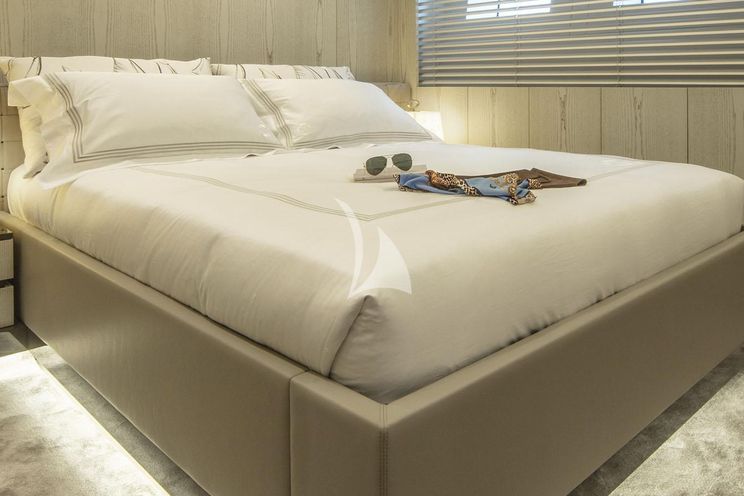 Charter Yacht MANGUSTA GRANSPORT 45 - 5 Cabins - Cannes - Monaco - St. Tropez - French Rivera - South of France