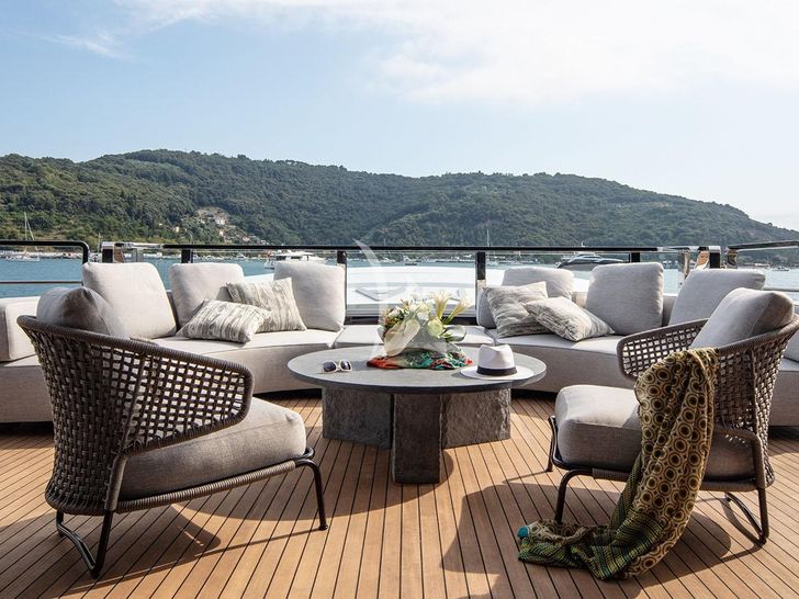 MANGUSTA GRANSPORT 45 - aft alfresco lounge MANGUSTA GRANSPORT 45 - aft alfresco lounge