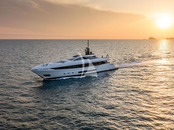 MANGUSTA GRANSPORT 45 - cruising under the sunset MANGUSTA GRANSPORT 45 - cruising under the sunset