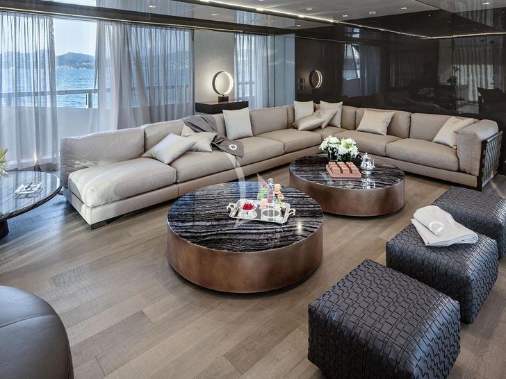 MANGUSTA GRANSPORT 45 - main saloon seating area MANGUSTA GRANSPORT 45 - main saloon seating area