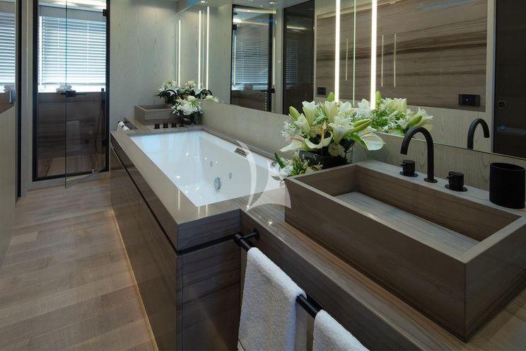 Charter Yacht MANGUSTA GRANSPORT 45 - 5 Cabins - Cannes - Monaco - St. Tropez - French Rivera - South of France