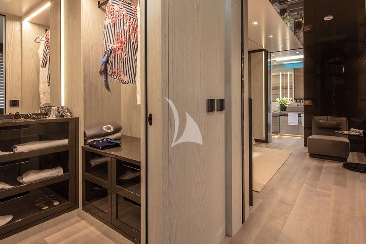 Charter Yacht MANGUSTA GRANSPORT 45 - 5 Cabins - Cannes - Monaco - St. Tropez - French Rivera - South of France