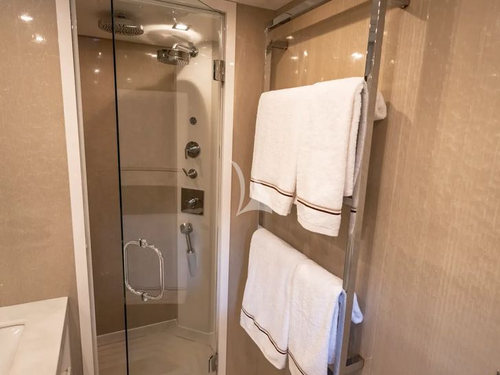 MANU Mangusta 92 - VIP cabin bathroom MANU Mangusta 92 - VIP cabin bathroom