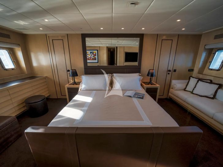 MANU Mangusta 92 - master cabin MANU Mangusta 92 - master cabin