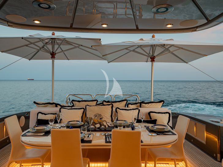 MANU V Leopard Arno 34m - aft deck dining area MANU V Leopard Arno 34m - aft deck dining area
