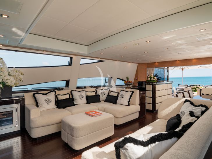 MANU V Leopard Arno 34m - main saloon MANU V Leopard Arno 34m - main saloon