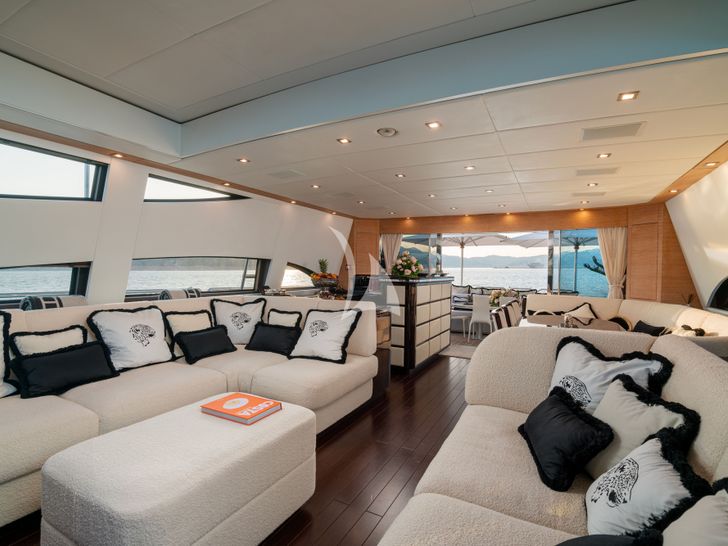 MANU V Leopard Arno 34m - saloon seating area MANU V Leopard Arno 34m - saloon seating area