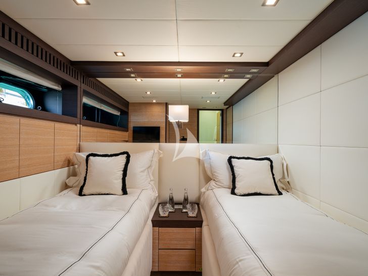 MANU V Leopard Arno 34m - twin cabin MANU V Leopard Arno 34m - twin cabin