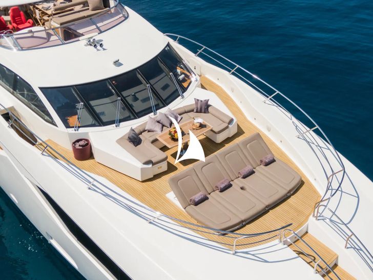 MAORO Sunseeker Predator 115 - foredeck MAORO Sunseeker Predator 115 - foredeck
