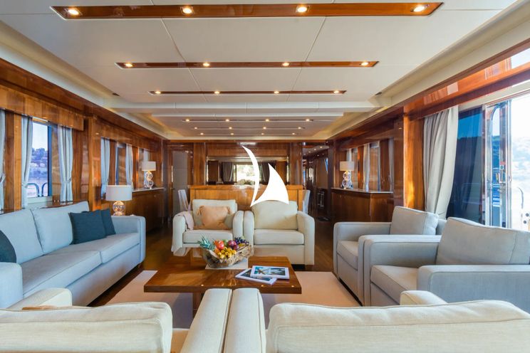 Charter Yacht MAORO - Sunseeker Predator 115 - 5 Cabins - Monaco - St Tropez - Cannes - Nice - Antibes - French Riviera