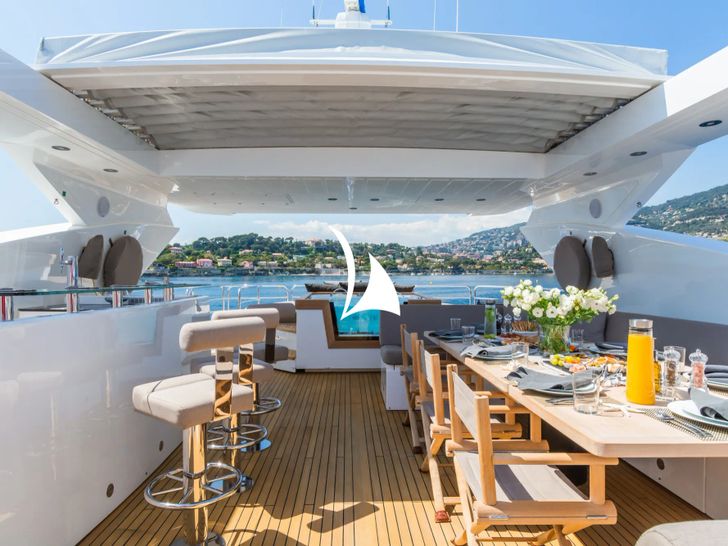 MAORO Sunseeker Predator 115 - sun deck MAORO Sunseeker Predator 115 - sun deck