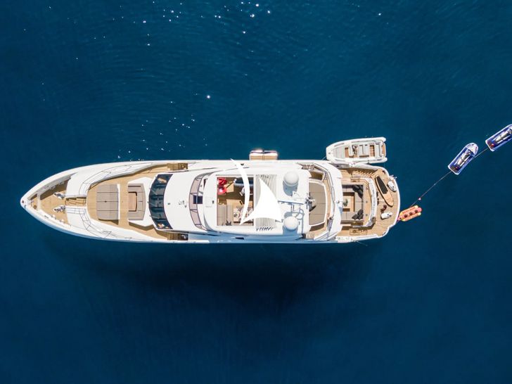 MAORO Sunseeker Predator 115 - top aerial shot MAORO Sunseeker Predator 115 - top aerial shot