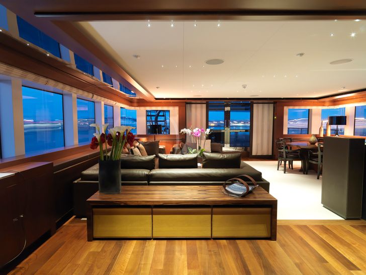 MARAYA Bridge Deck Salon MARAYA Bridge Deck Salon