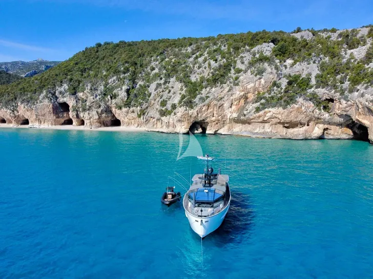 MARCELLO Arcadia 85 - anchored with the tender MARCELLO Arcadia 85 - anchored with the tender