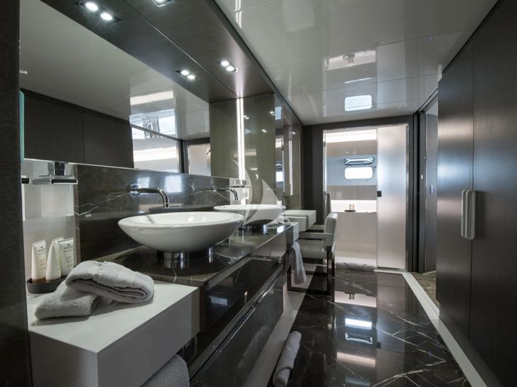 MARCELLO Arcadia 85 - master cabin bathroom MARCELLO Arcadia 85 - master cabin bathroom