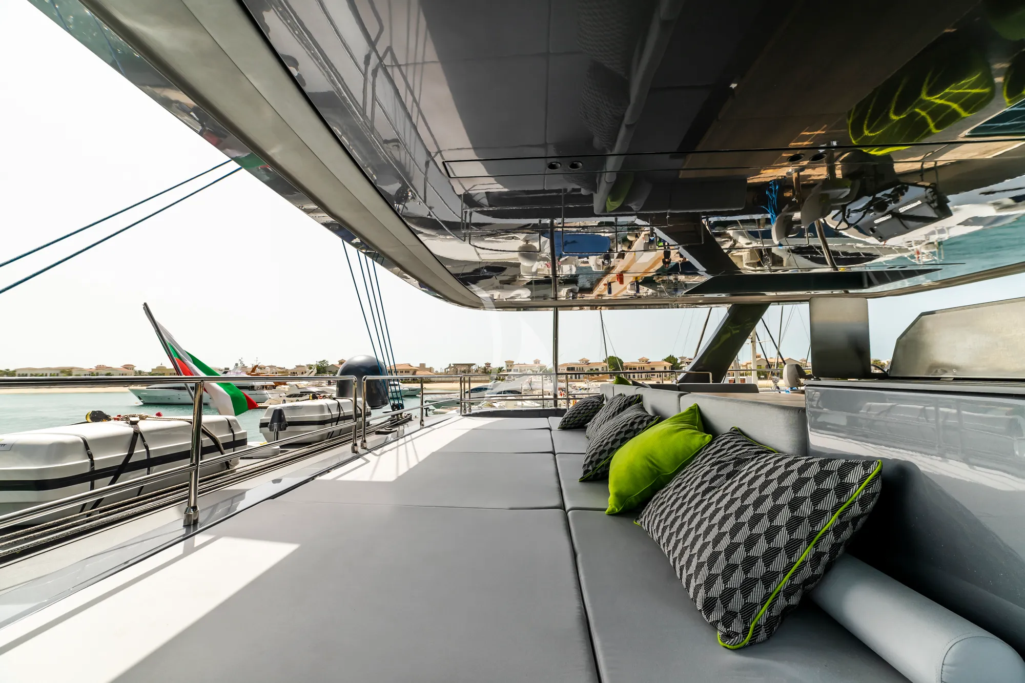 MARIE JOSEPH Sunreef 80 Eco - flybridge sunbathing area