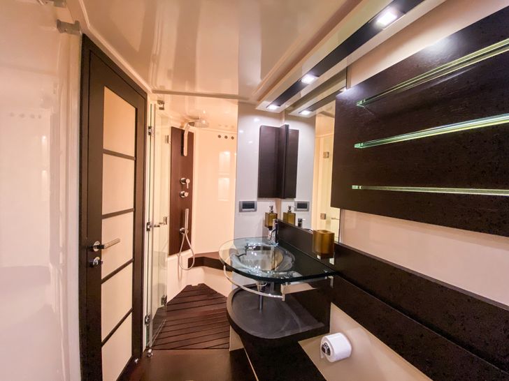 MARY GRACE Azimut Master Bathroom MARY GRACE Azimut Master Bathroom