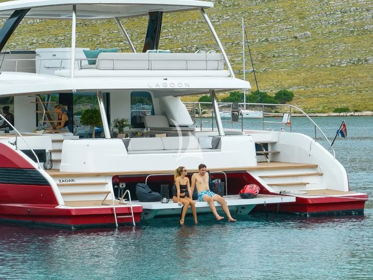 MASTERMIND Lagoon Sixty 7 - swim platform MASTERMIND Lagoon Sixty 7 - swim platform