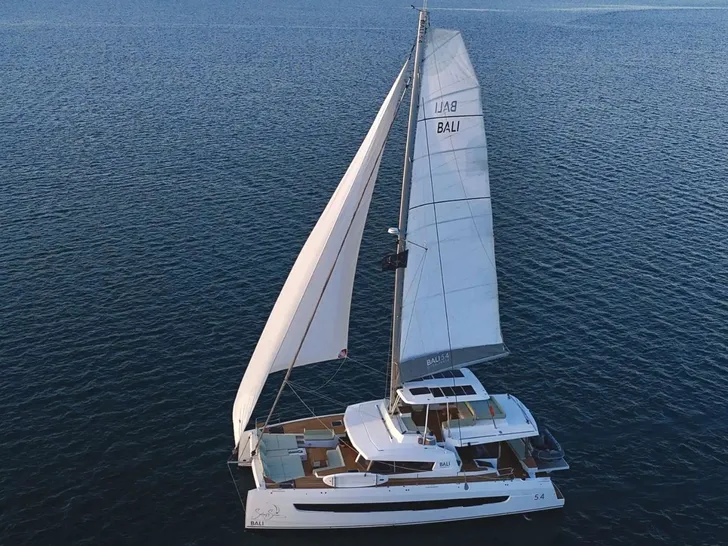 MASTERMIND II Bali 5.4 - sailing MASTERMIND II Bali 5.4 - sailing