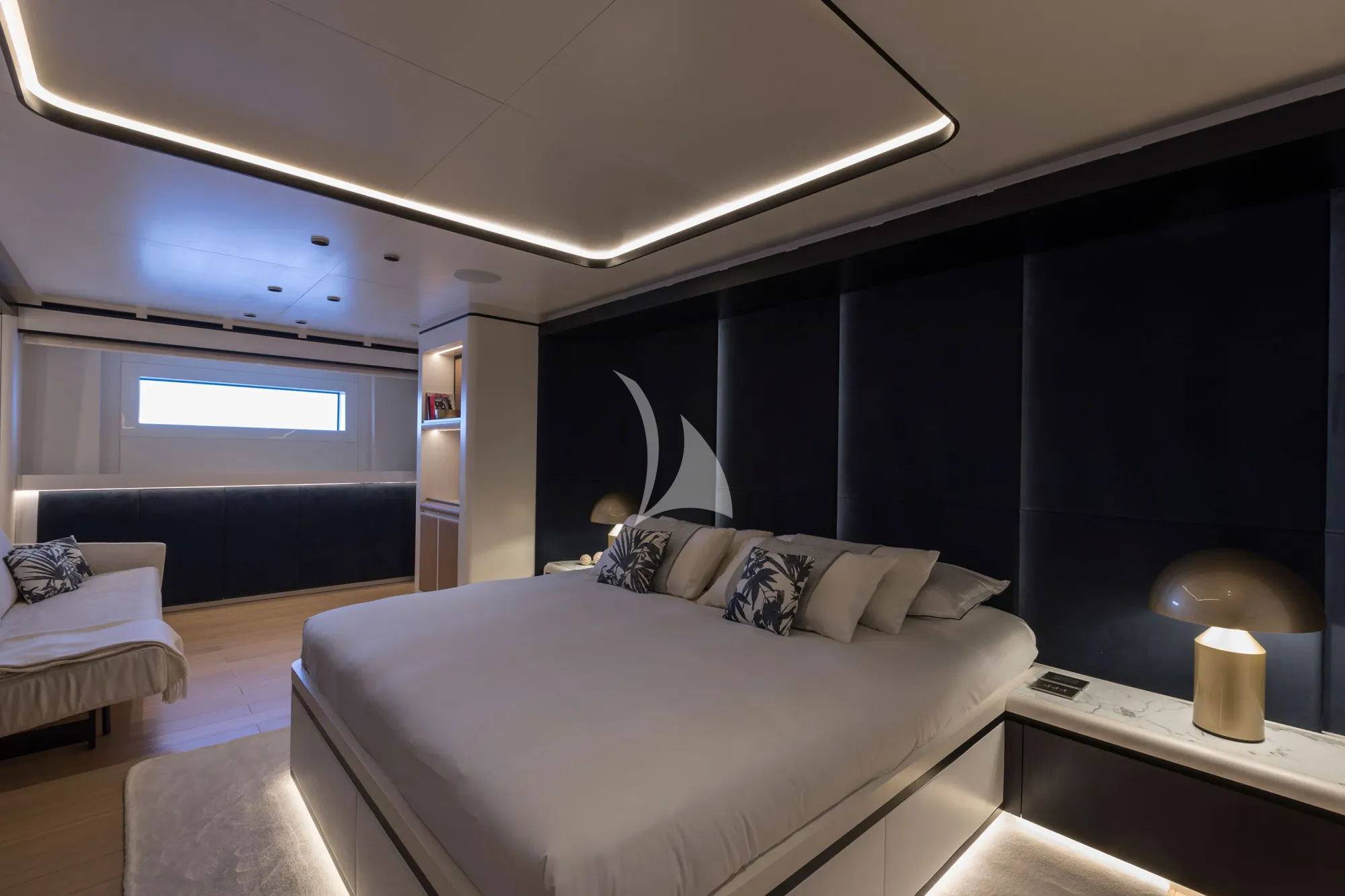 Charter Yacht MAVERICK - Mangusta Oceano 50 - 6 Cabins - Nassau - Exumas - Bahamas
