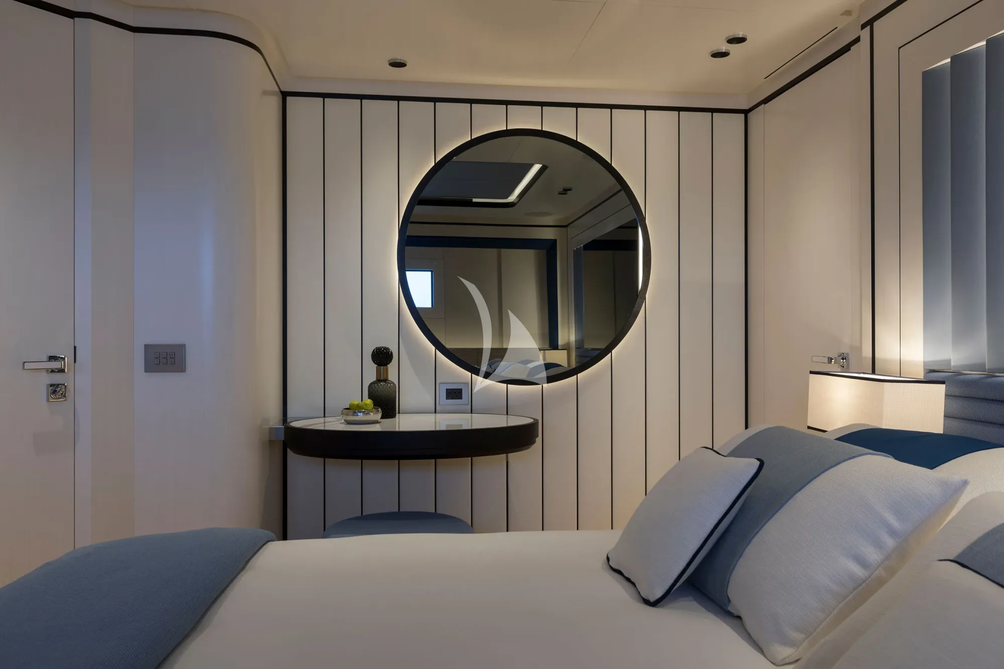 Charter Yacht MAVERICK - Mangusta Oceano 50 - 6 Cabins - Nassau - Exumas - Bahamas