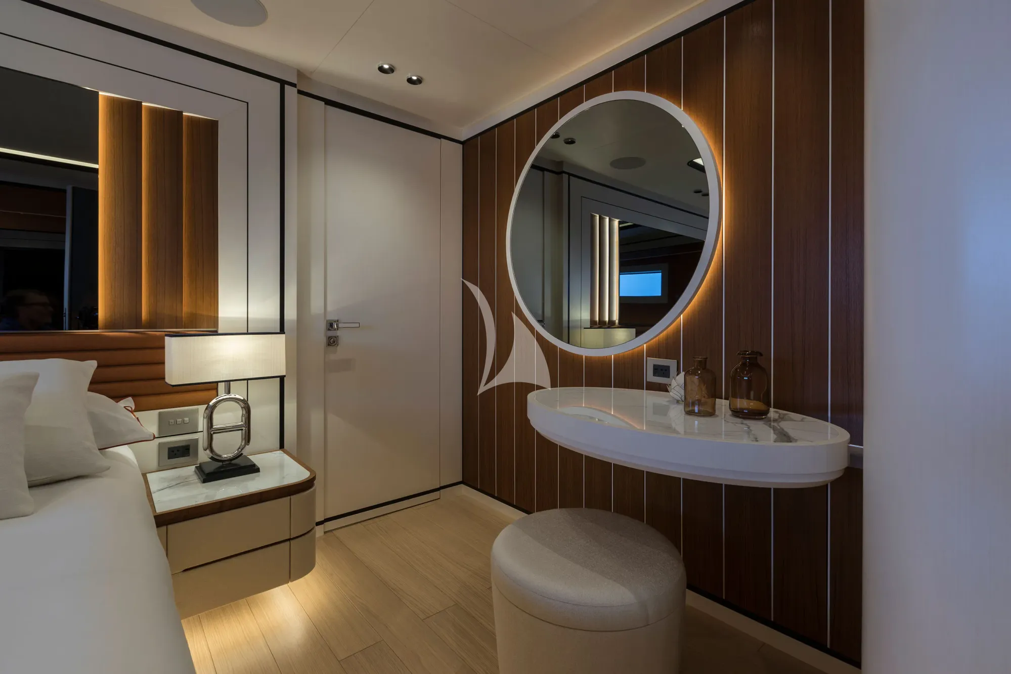 Charter Yacht MAVERICK - Mangusta Oceano 50 - 6 Cabins - Nassau - Exumas - Bahamas