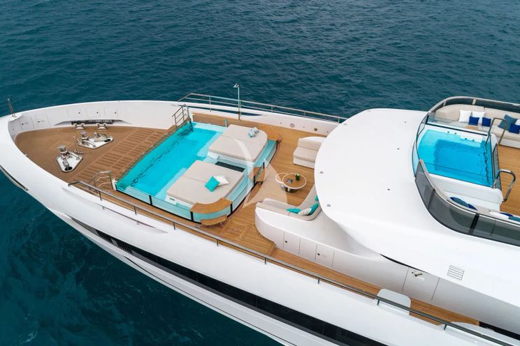 Charter Yacht MAVERICK - Mangusta Oceano 50 - 6 Cabins - Nassau - Exumas - Bahamas