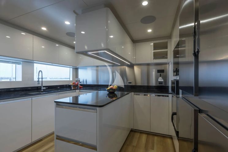 Charter Yacht MAVERICK - Mangusta Oceano 50 - 6 Cabins - Nassau - Exumas - Bahamas